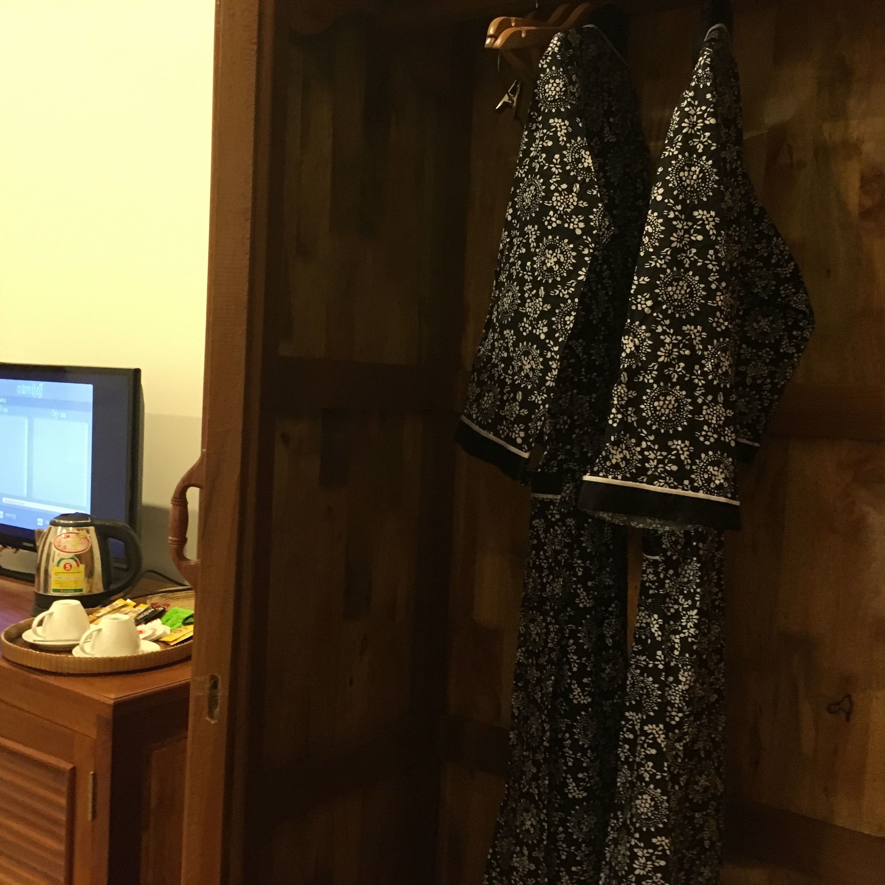 Deluxe Double Room | 1 bedroom, minibar, in-room safe, desk