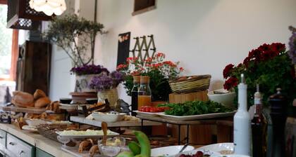 Cunda Zehra Teyzenin Evi