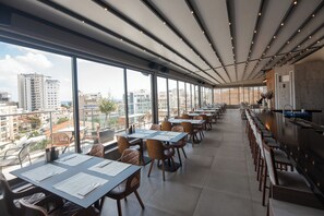 Se sirven desayunos, almuerzos, cenas y cocina internacional 