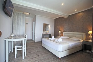 Superior-Studio | Zimmersafe, schallisolierte Zimmer, Bügeleisen/Bügelbrett