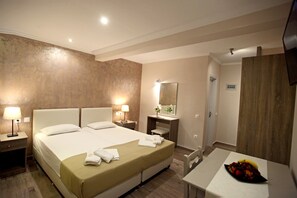 Superior-Studio | Zimmersafe, schallisolierte Zimmer, Bügeleisen/Bügelbrett