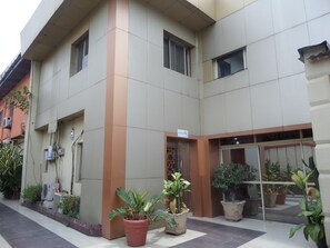 Exterior - The Nest Hotel (Lagos)