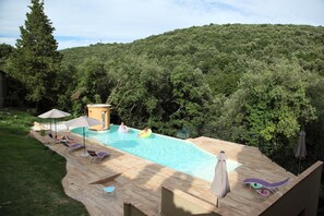 Outdoor pool, pool umbrellas, pool loungers - La Gabelletta (Amelia)