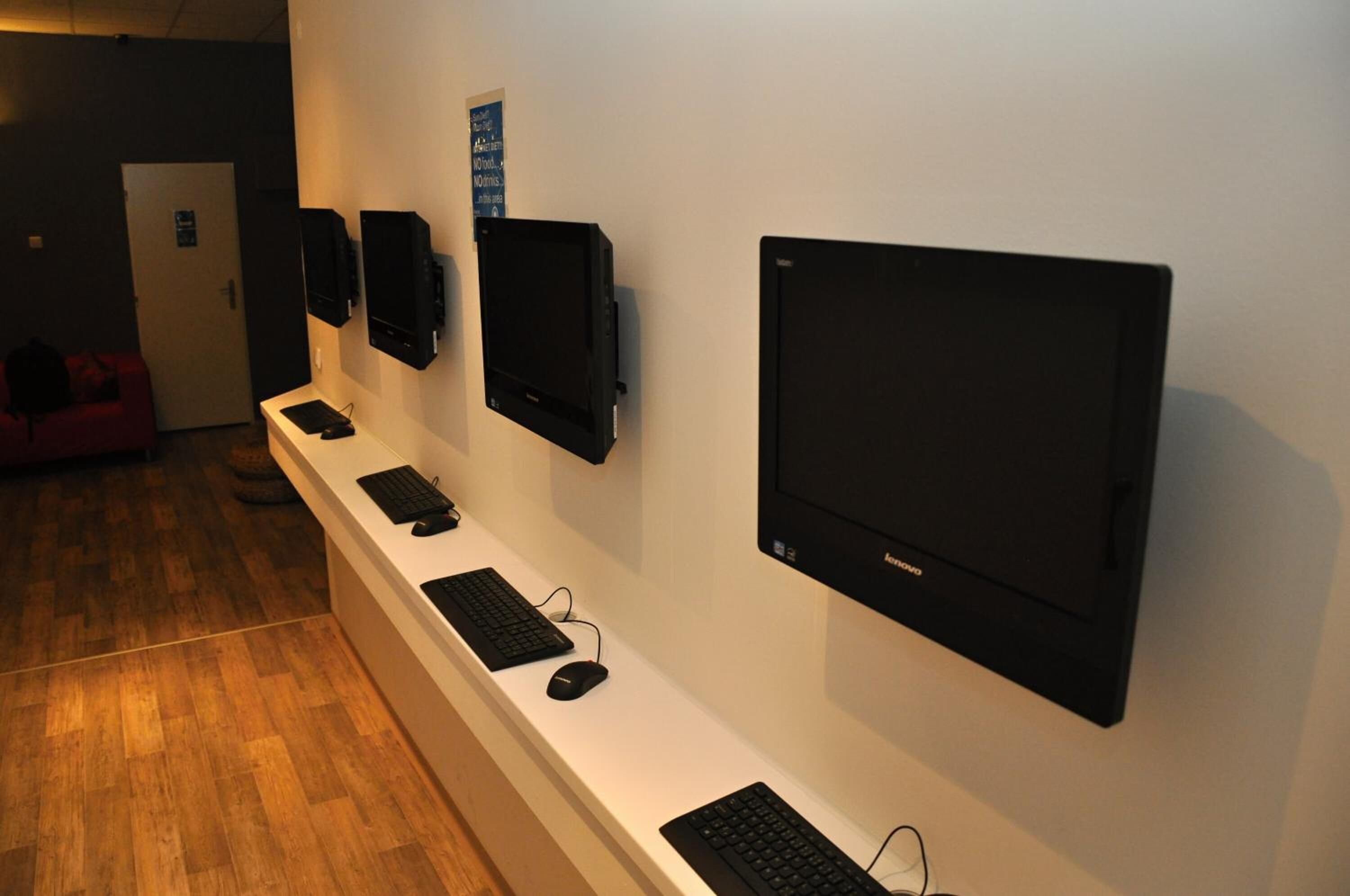 Desk, free WiFi, bed sheets