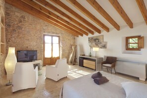 ジュニア スイート テラス | ミニバー、セーフティボックス (室内)、デスク、可動式ベッド