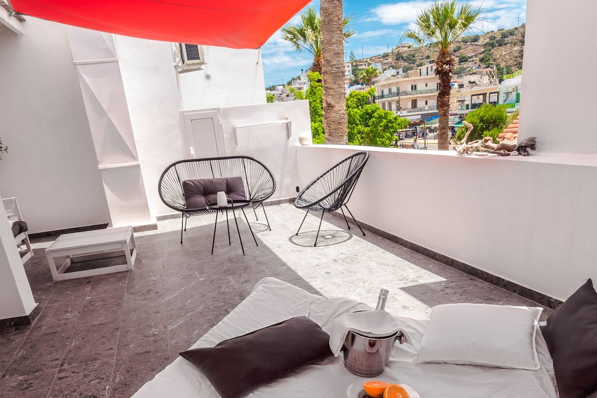 Standard Suite | 1 bedroom, premium bedding, pillow-top beds, in-room safe