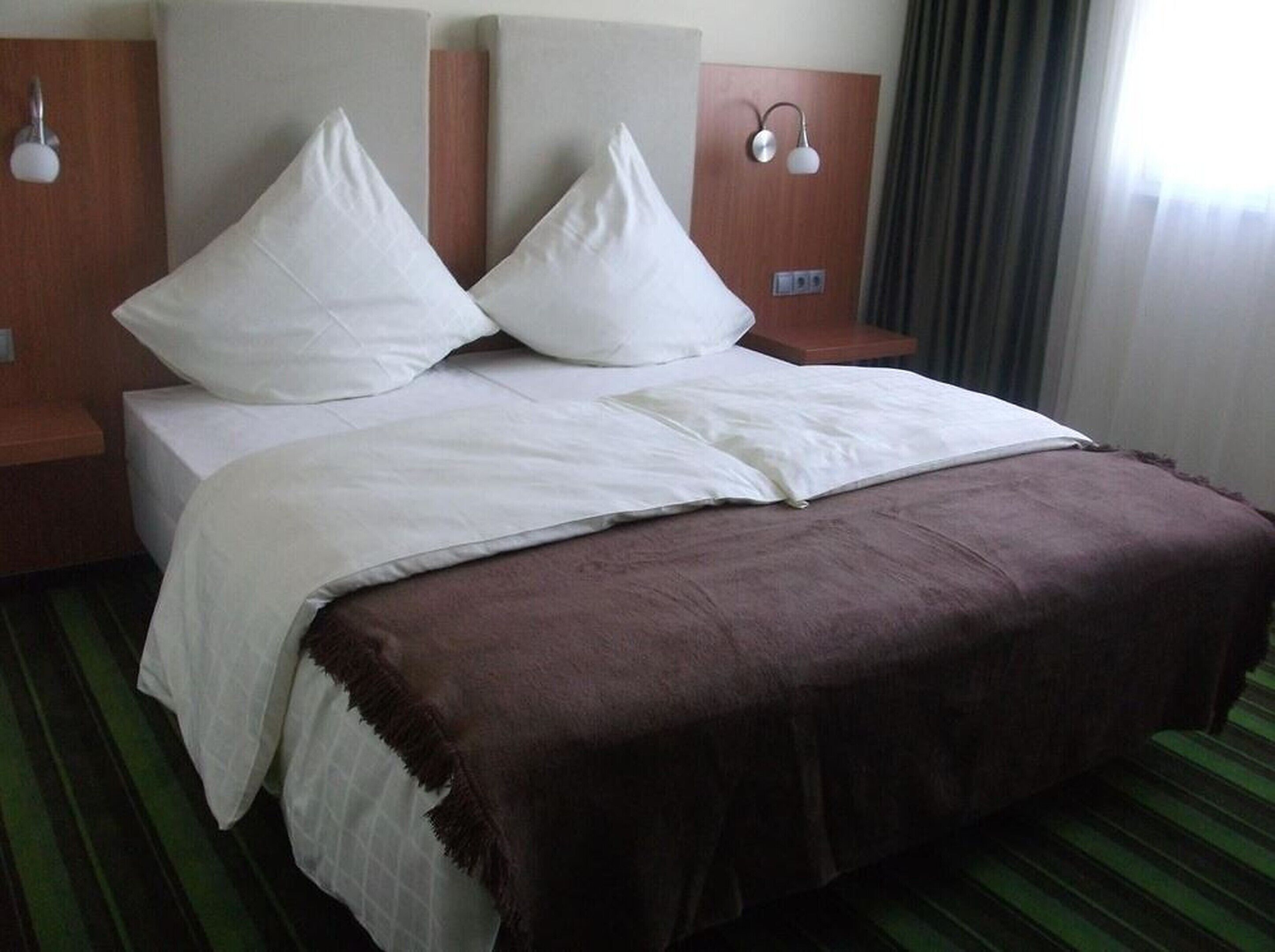 standard double room, 1 double bed, non smoking | soundproofing, free wifi, bed sheets