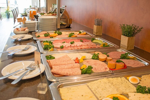 Daily buffet breakfast (EUR 14.9 per person)