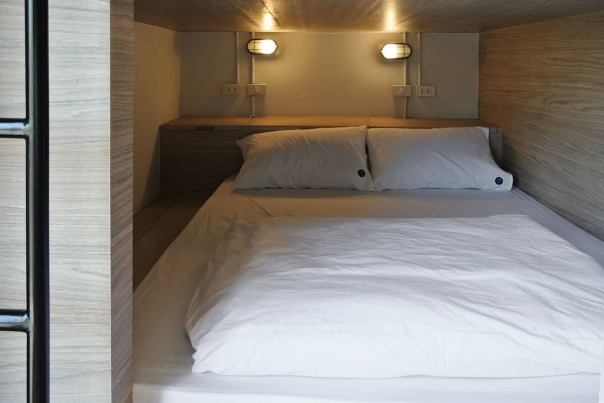 Capsule Double (Share Bathroom) | 객실 내 금고, 간이 침대, 무료 WiFi, 침대 시트