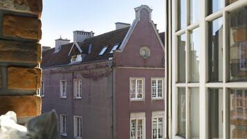 Studio (Piwna) | Silitysrauta/-lauta, vauvansängyt, lisävuoteet, vuodevaatteet