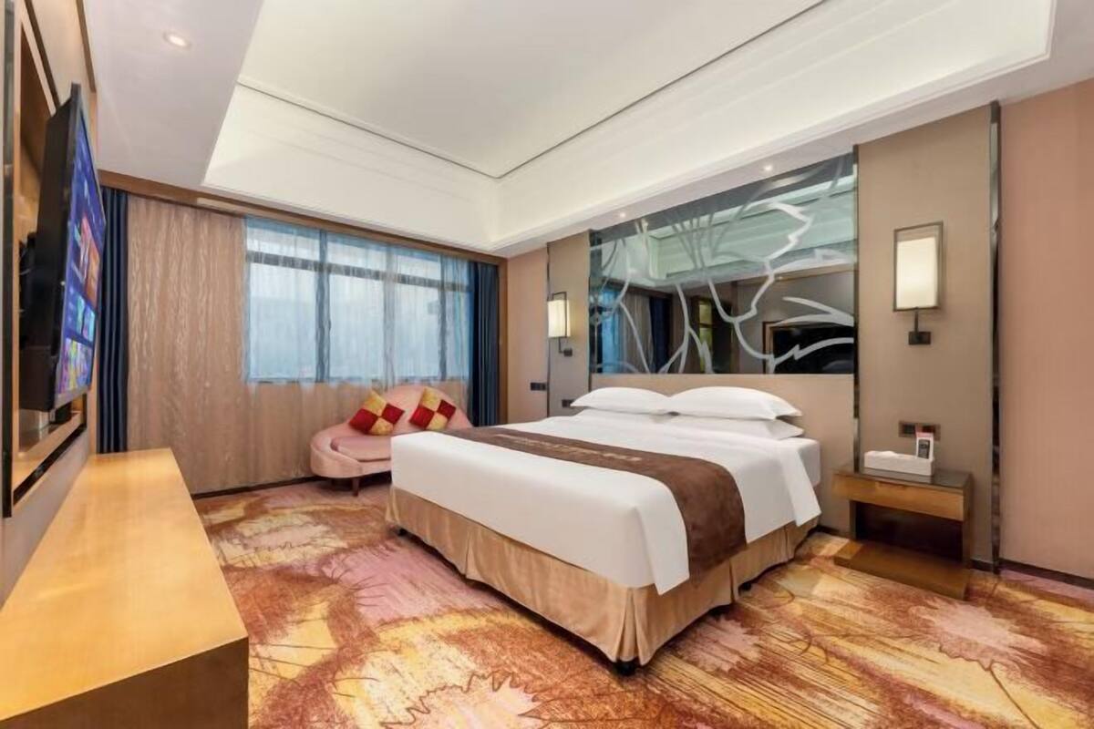 Minibar, in-room safe, desk, soundproofing