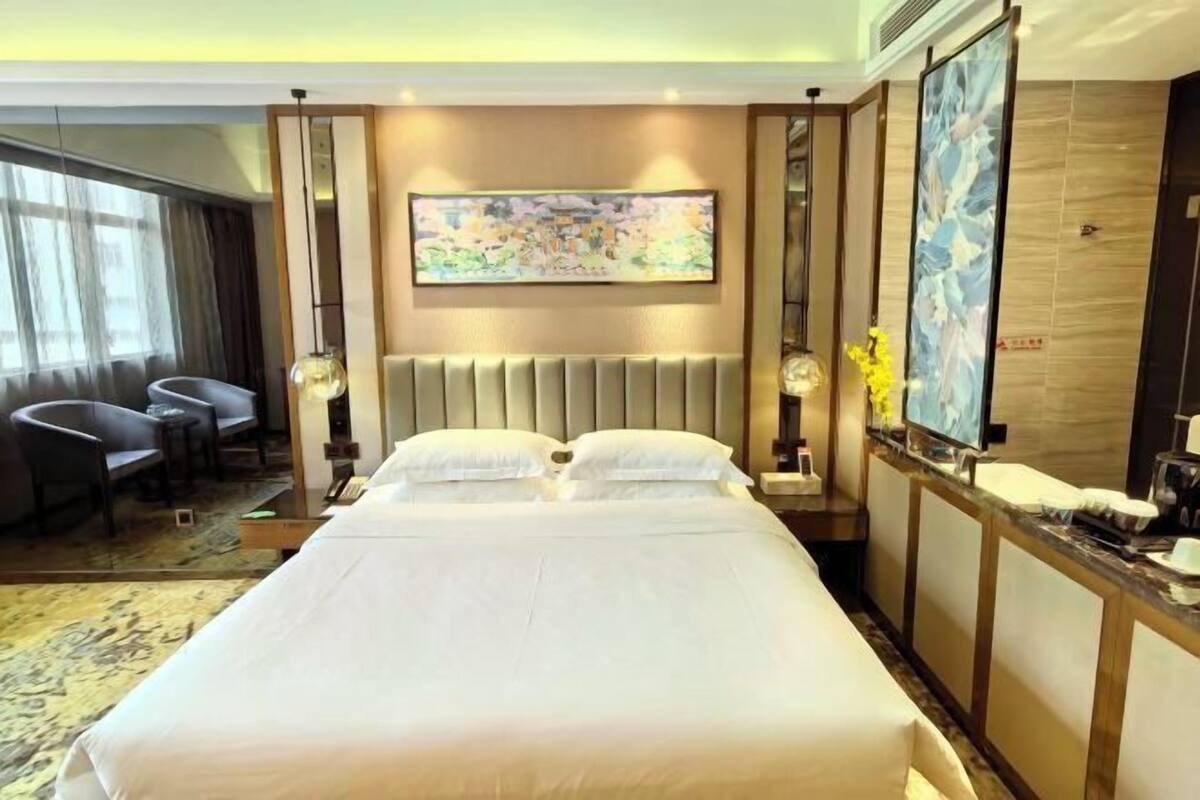 Minibar, in-room safe, desk, soundproofing