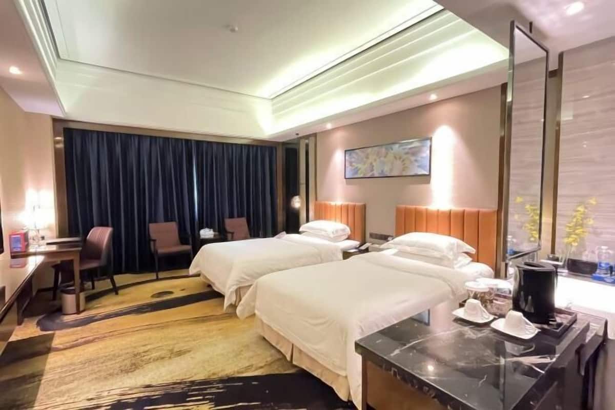 Minibar, in-room safe, desk, soundproofing