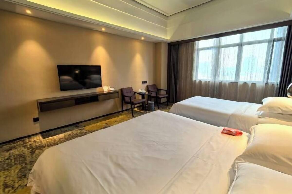 Minibar, in-room safe, desk, soundproofing