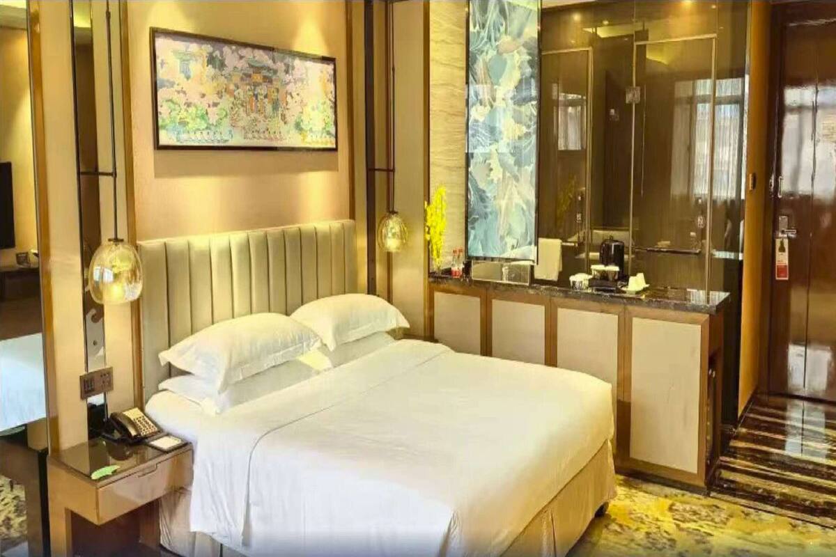 Minibar, in-room safe, desk, soundproofing
