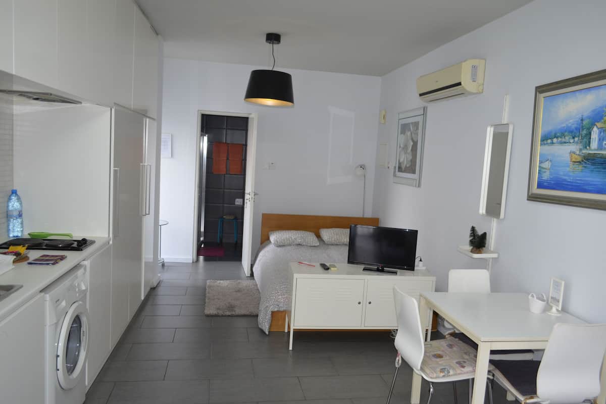 Apartamento Confort | Tabla de planchar con plancha, wifi gratis, ropa de cama