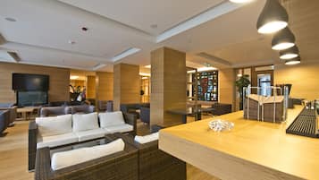 Coin salon dans le hall