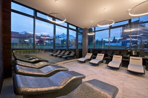 Sauna, soins du corps, soins du visage, salles de massage et de soins