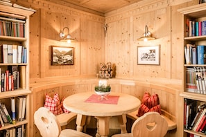 Coin salon dans le hall