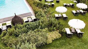 Outdoor pool, pool loungers