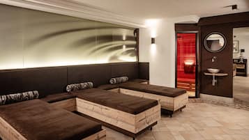 Sauna, hammam, massages sportifs, 1 salle de soins