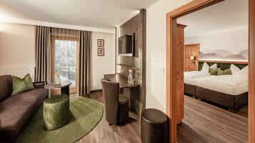 Minibar, in-room safe, desk, blackout curtains