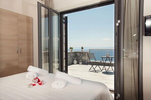 Dúplex, vista al mar | Insonorización, tabla de planchar con plancha y cunas gratuitas 