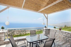Dúplex, vista al mar | Terraza o patio