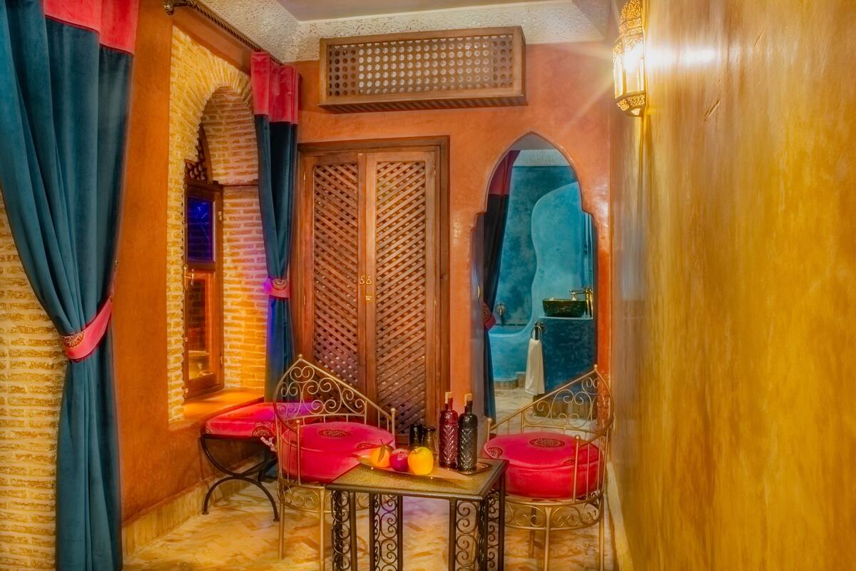 Luxury Double or Twin Room, Bathtub | 1 bedroom, premium bedding, pillowtop beds, in-room safe