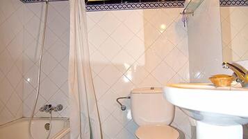 Casa de campo, 2 habitaciones, vista a la montaña | Baño