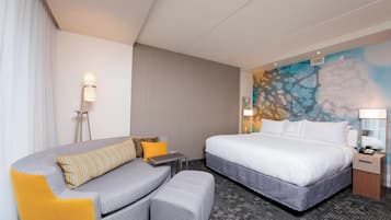 Bureau, fer et planche à repasser, lits bébé (gratuits)