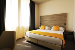Standard Double Room | Premium bedding, minibar, in-room safe, desk
