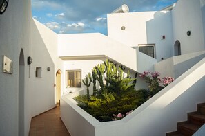 Exterior - Elounda Alikes Suites & Studios (Agios Nikolaos)