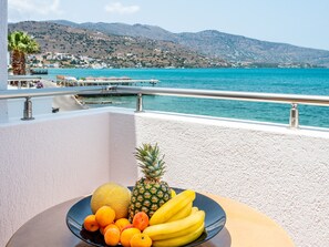 View from room - Elounda Alikes Suites & Studios (Agios Nikolaos)