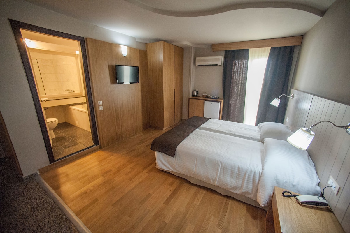Minibar, Zimmersafe, Bettwäsche