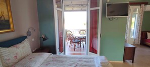 Soundproofing, iron/ironing board, free WiFi, bed sheets - Edem Studios & Apartments (Igoumenitsa)