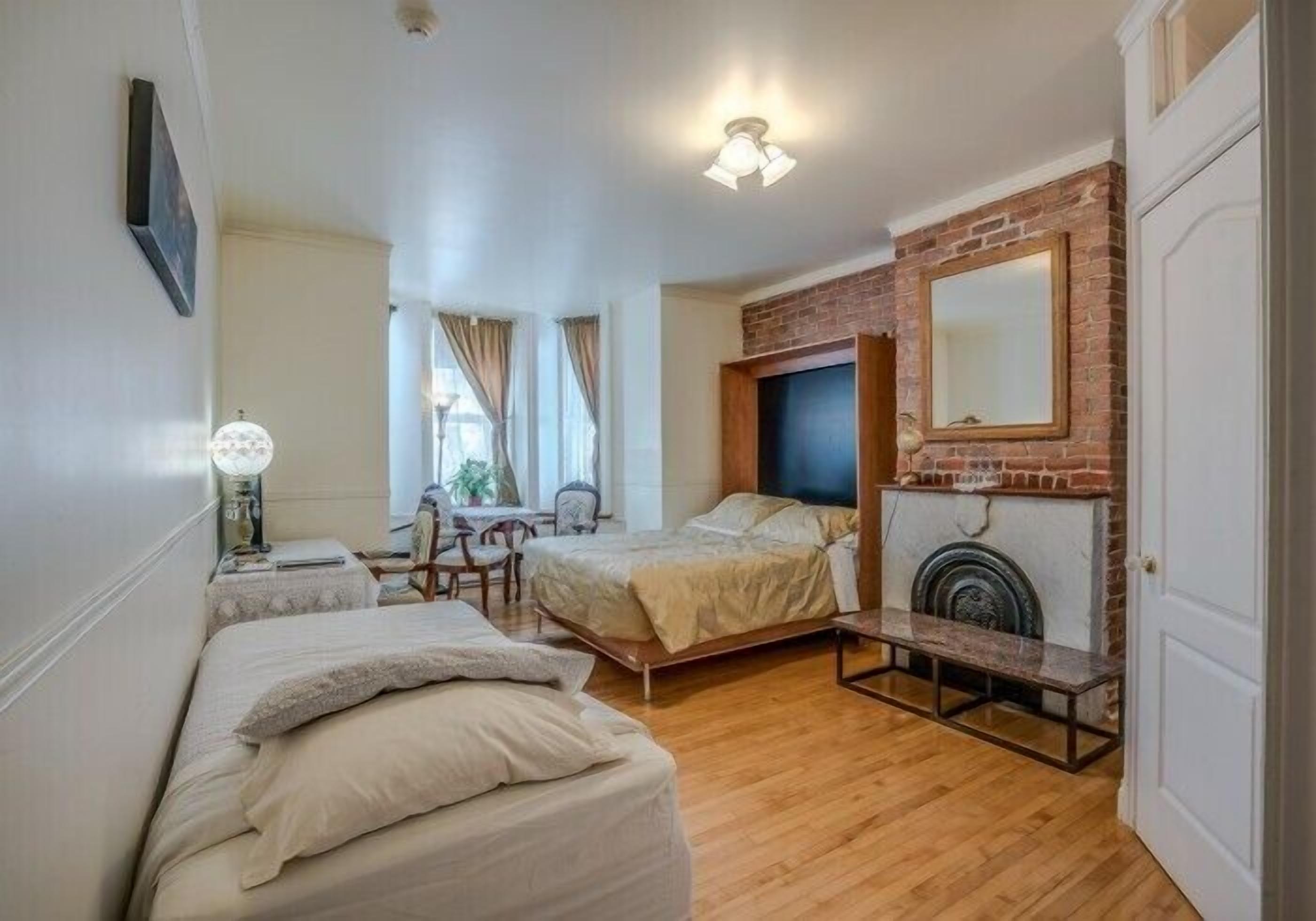 Bureau, rideaux occultants, fer et planche à repasser, Wi-Fi gratuit