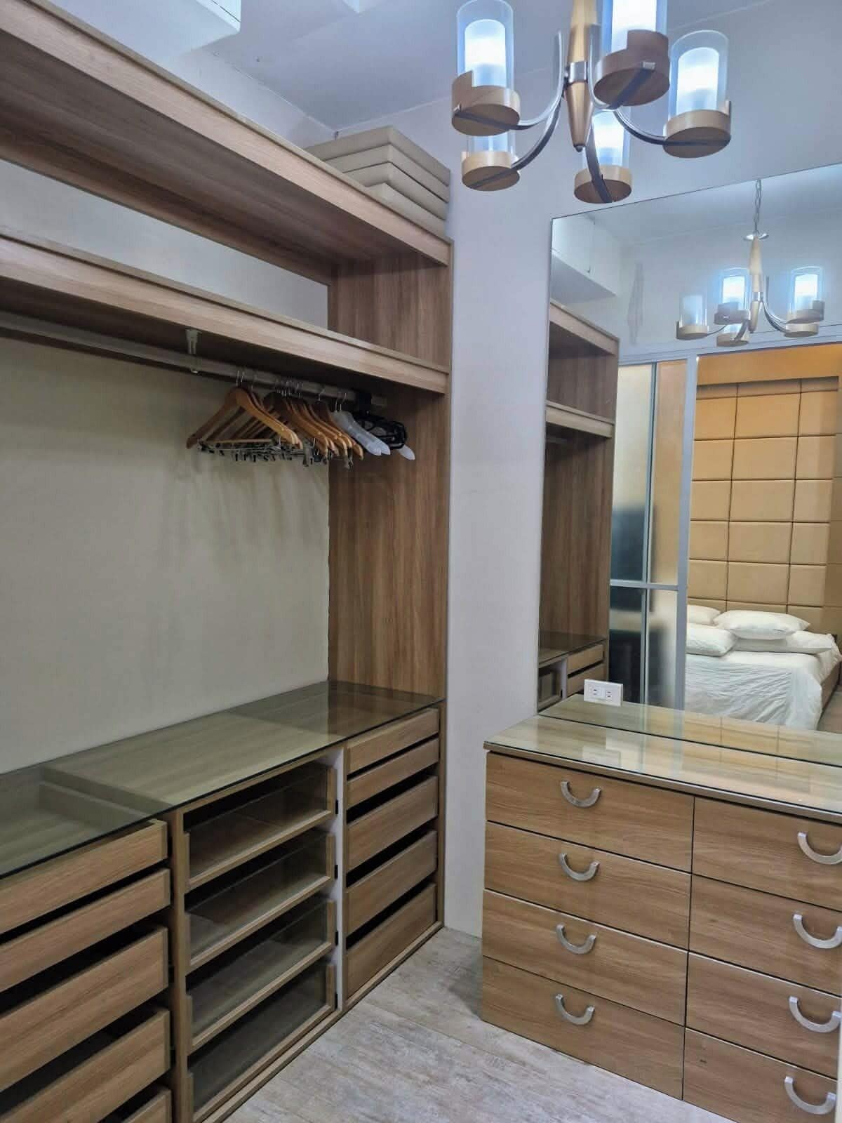 بنتهاوس بريميم | ستائر تعتيم ومكواة/لوح كي وواي فاي مجانًا