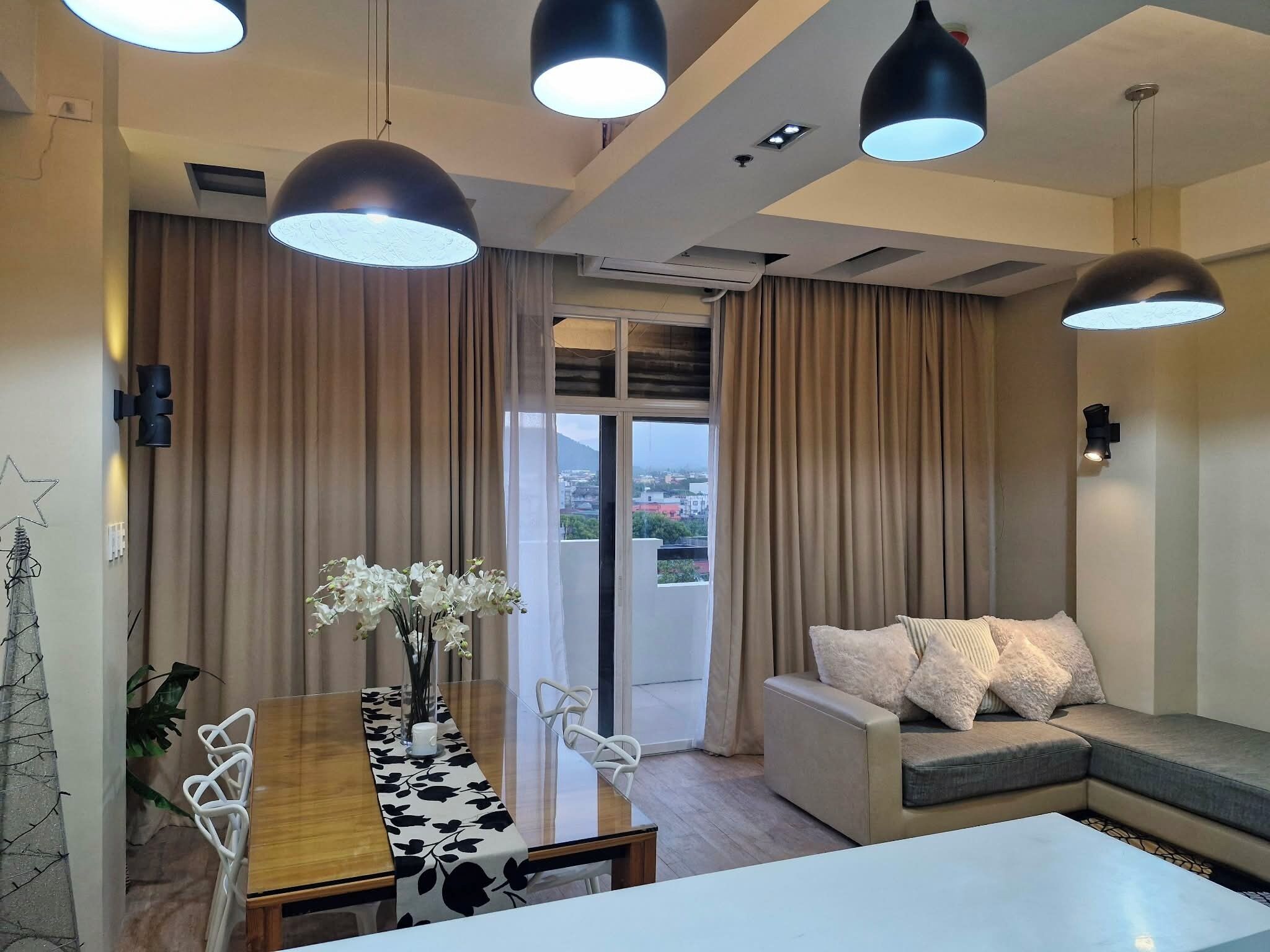 Studiosuite – premium | Spiseområde på rommet