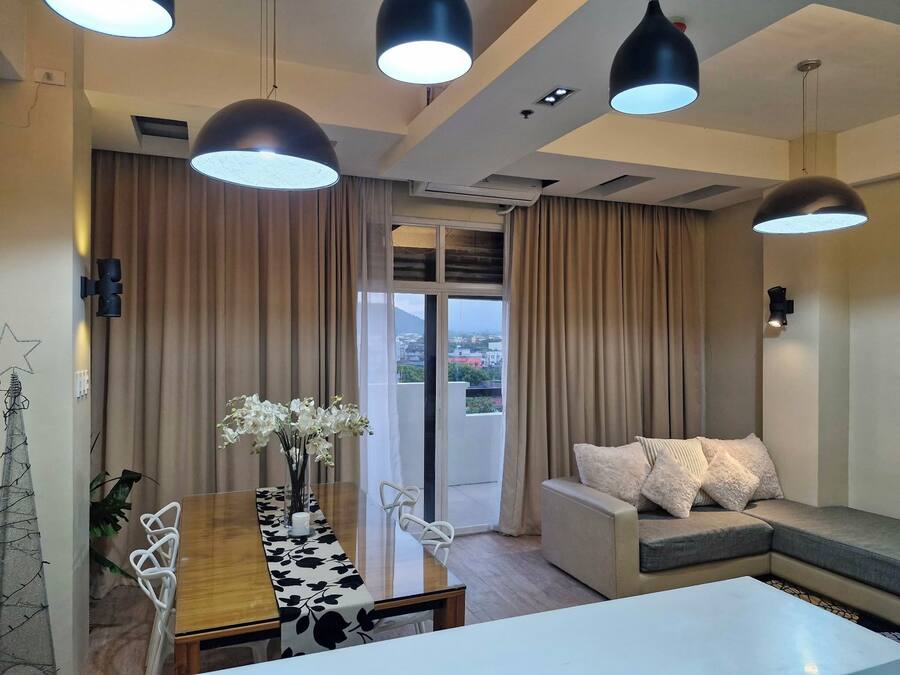 Studiosuite – premium | Spiseområde på rommet