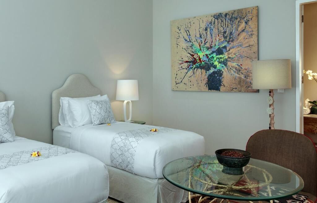 minibar, in-room safe, desk, rollaway beds