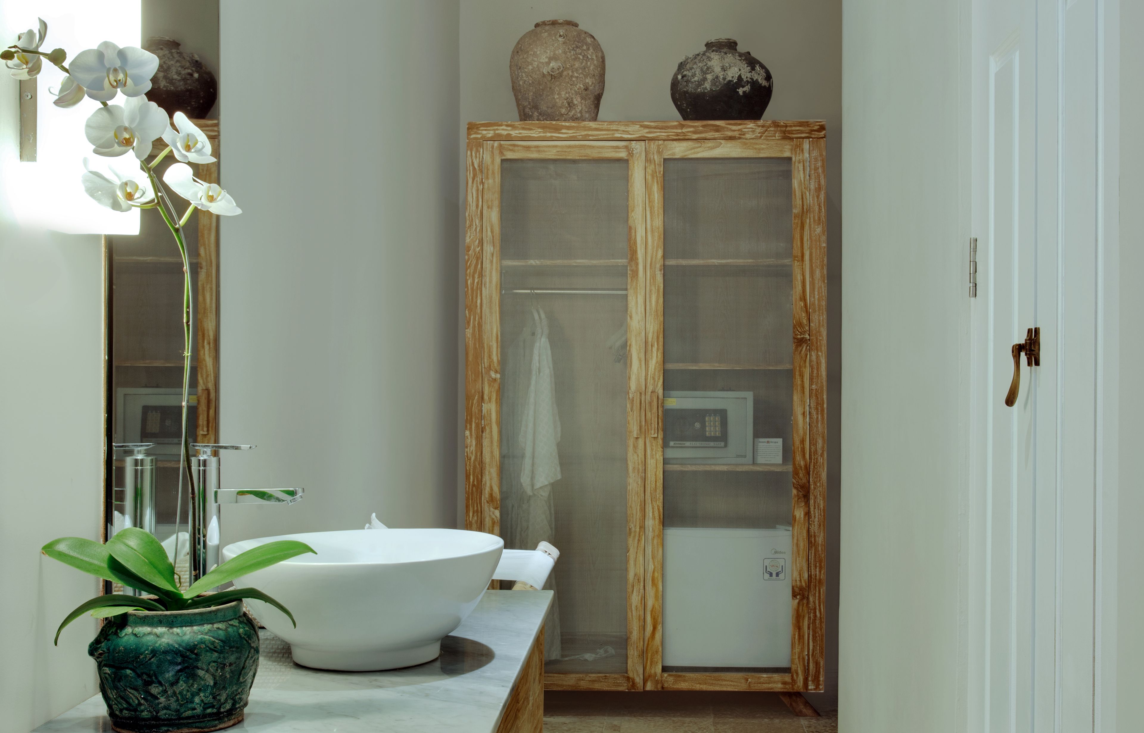 suite | bathroom | shower, free toiletries, hair dryer, bathrobes