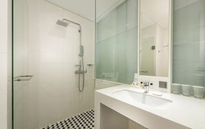 Shower, hair dryer, bathrobes, slippers - Hotel Peyto Samseong (Seoul)
