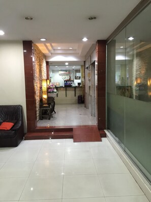Interior detail - Mall Suites Hotel (Bangkok)