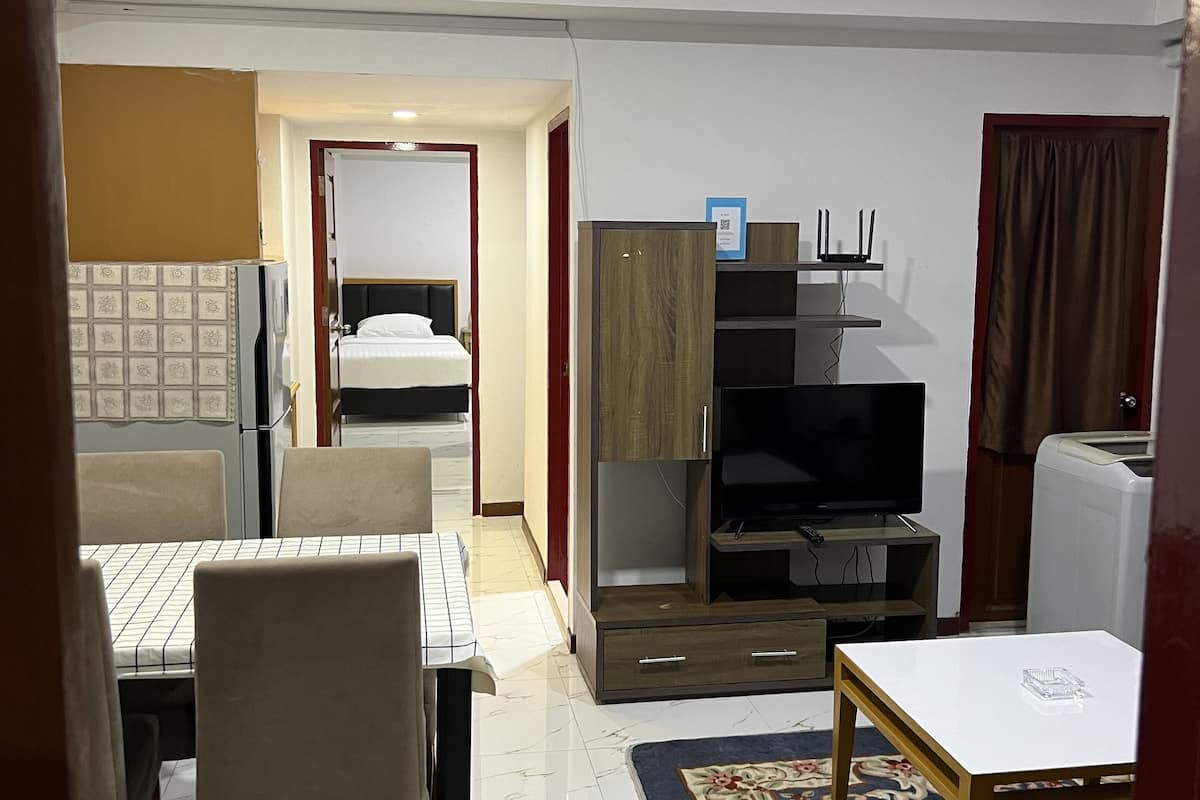 Hypo-allergenic bedding, soundproofing, free WiFi, bed sheets