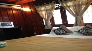 Standard King-Shared Bathroom | Desk, WiFi (free) - Vanvisa Guesthouse (Luang Prabang)