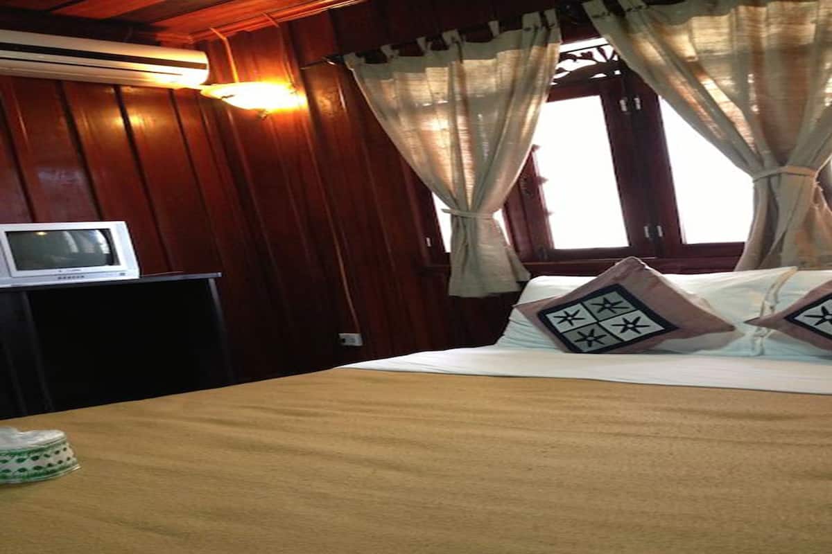 Standard King-Shared Bathroom | Meja, Wi-fi percuma 