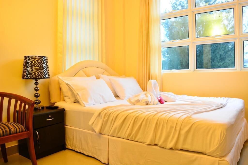 Hochwertige Bettwaren, Daunenbettdecken, Pillowtop-Betten, Minibar