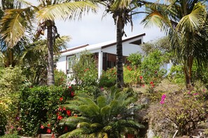 Superior Room | Desk, iron/ironing board, free cribs/infant beds, bed sheets - Residence Foulsafat (Rodrigues Island)