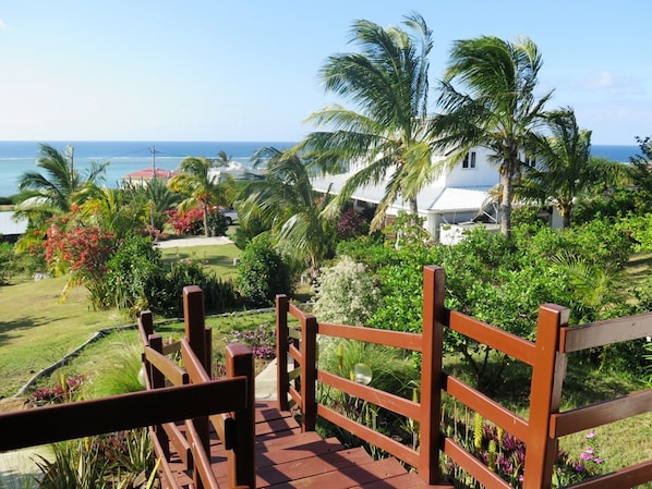 Deluxe Room | Desk, iron/ironing board, free cribs/infant beds, bed sheets - Residence Foulsafat (Rodrigues Island)